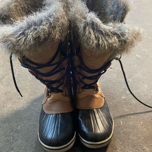 Gently used Sorel boots with lace up ties size 7.5